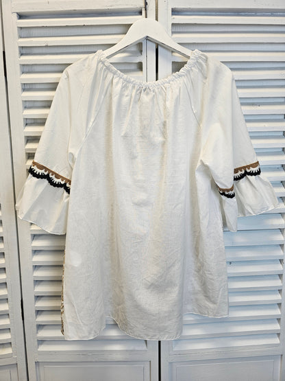 Tunika-Bluse in Cremeweiß mit Beigen Pailletten und Häkeldetails