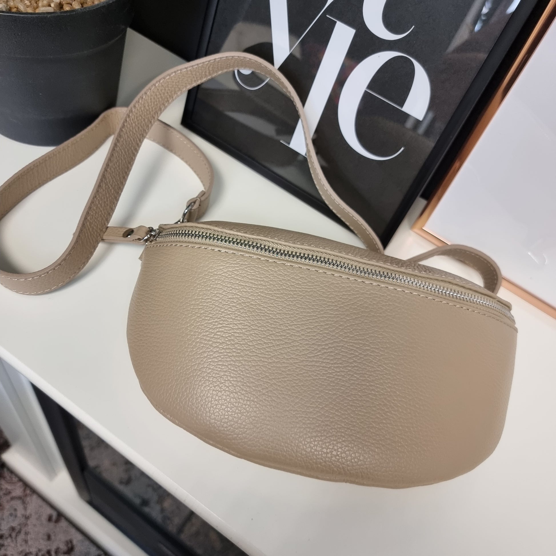 Bauchtasche, Umhängetasche Leder Sand Größe 2